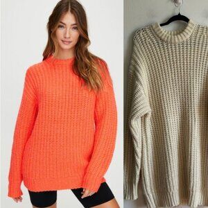 Aritzia TNA Sz M Laguna Off White Chunky Oversized Knit Wool Blend Sweater